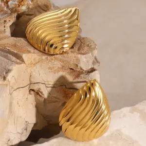 Elegant Gold Stainless Steel Heart Earrings 10 Sd4d1eb00266e4f4f852dbbb0292cef28M