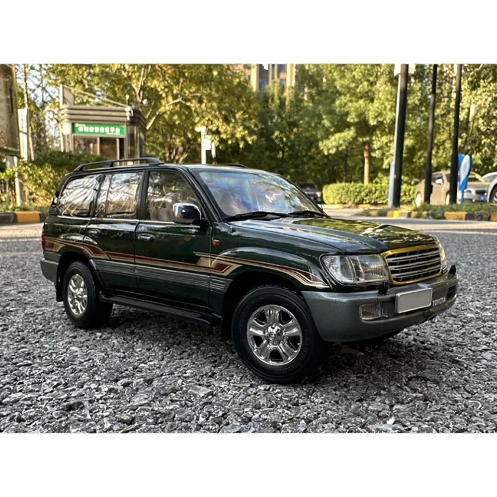 Land Cruiser 4700 LC100 Diecast Model 1:18 Scale 8 Land Cruiser 4700 LC100 Diecast Model 1:18 Scale - Image 8