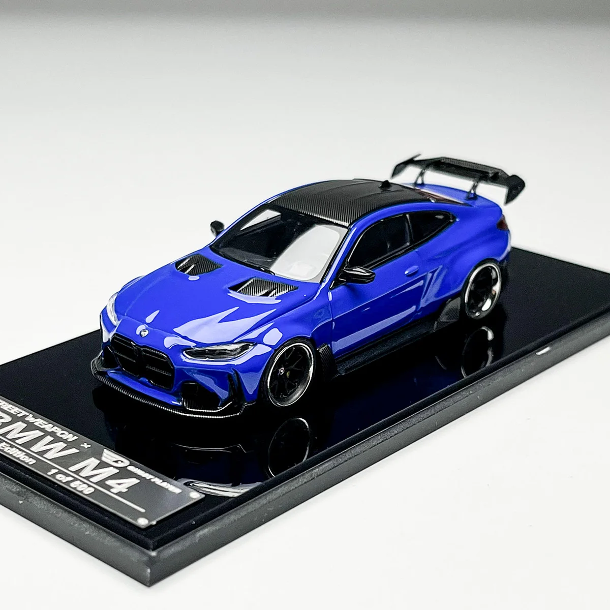Miniature BMW M4 G82 Diecast Car Model 3 Miniature BMW M4 G82 Diecast Car Model - Image 3