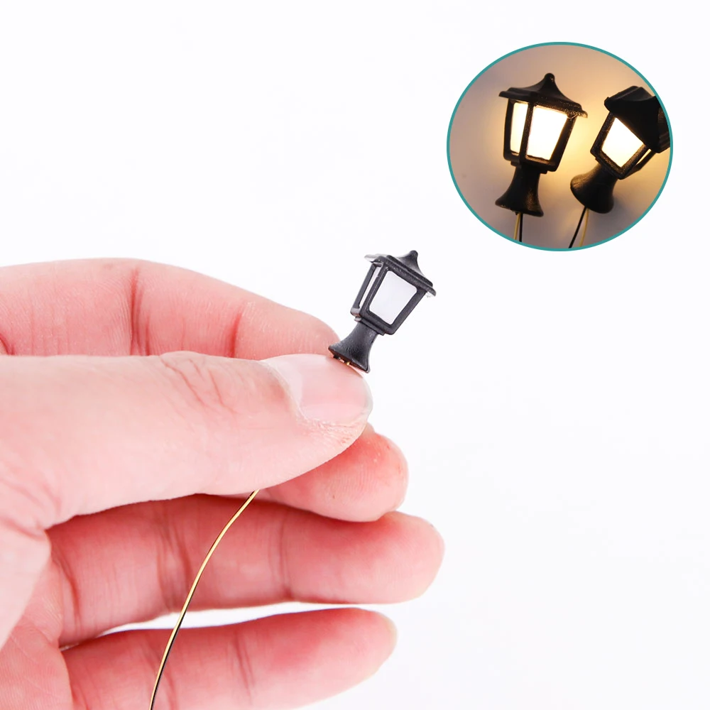 Miniature Lawn Lamp Set for Dioramas 2 Miniature Lawn Lamp Set for Dioramas - Image 2