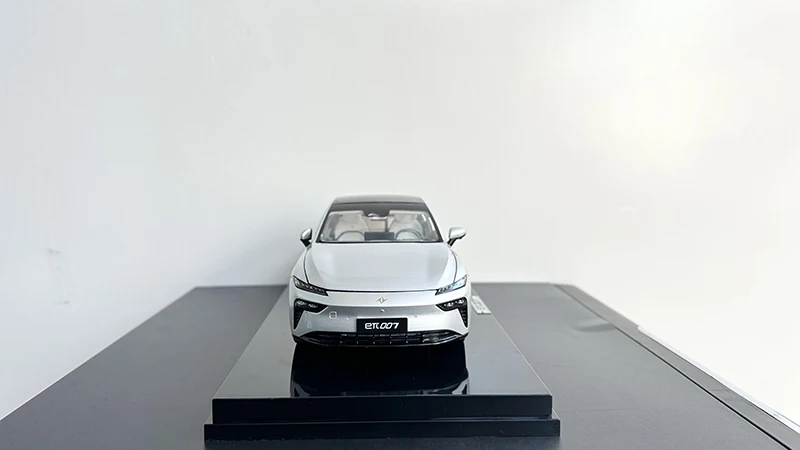 Dongfeng eπ 007 & 008 1:18 Diecast Models 3 Dongfeng eπ 007 & 008 1:18 Diecast Models - Image 3