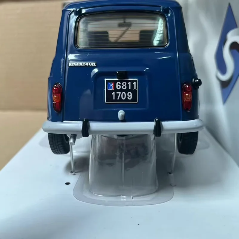 Vintage 1:18 Renault 4 GTL Police Car Model 4 Vintage 1:18 Renault 4 GTL Police Car Model - Image 4