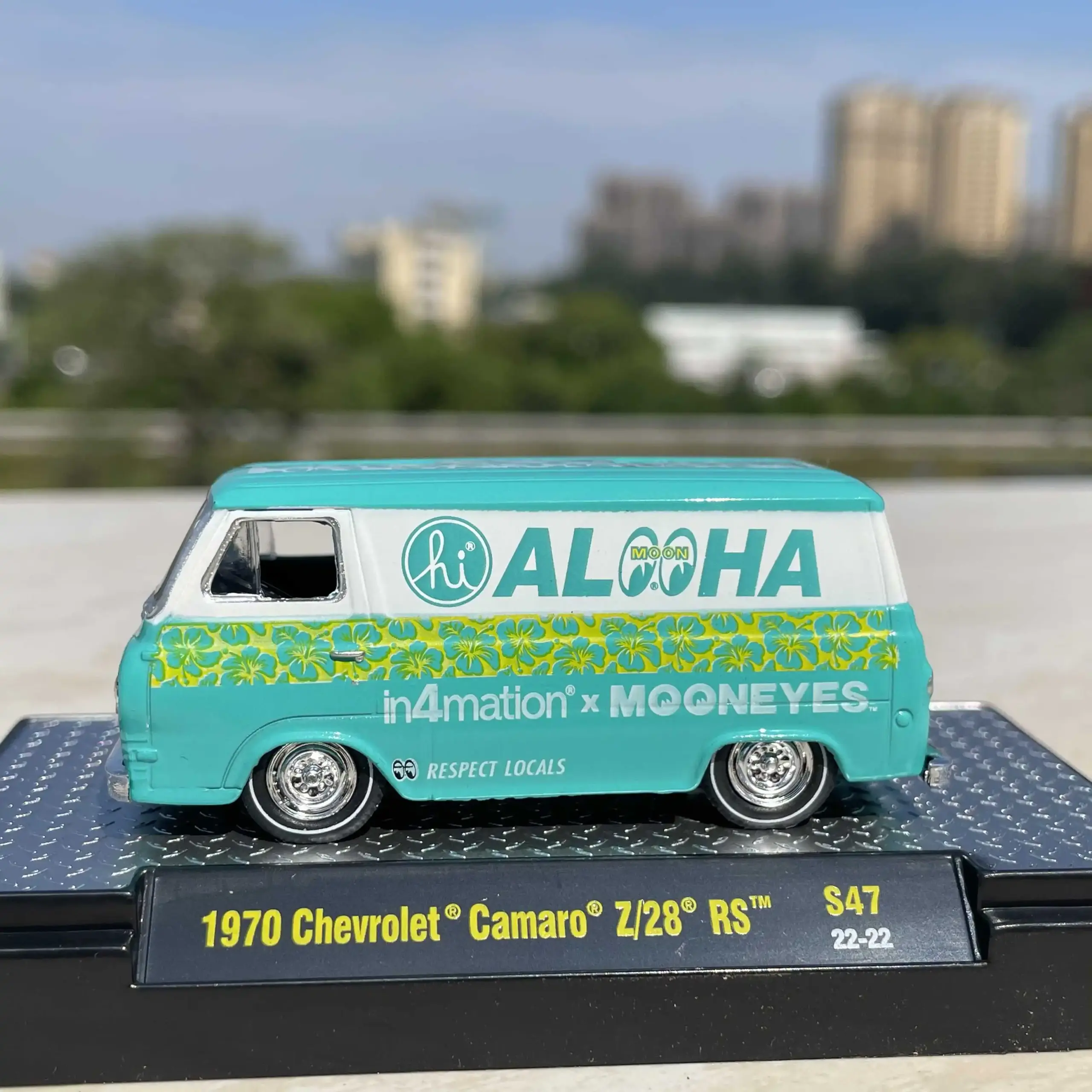 1970 Chevrolet Camaro Z/28 RS Diecast Model 4 1970 Chevrolet Camaro Z/28 RS Diecast Model - Image 4