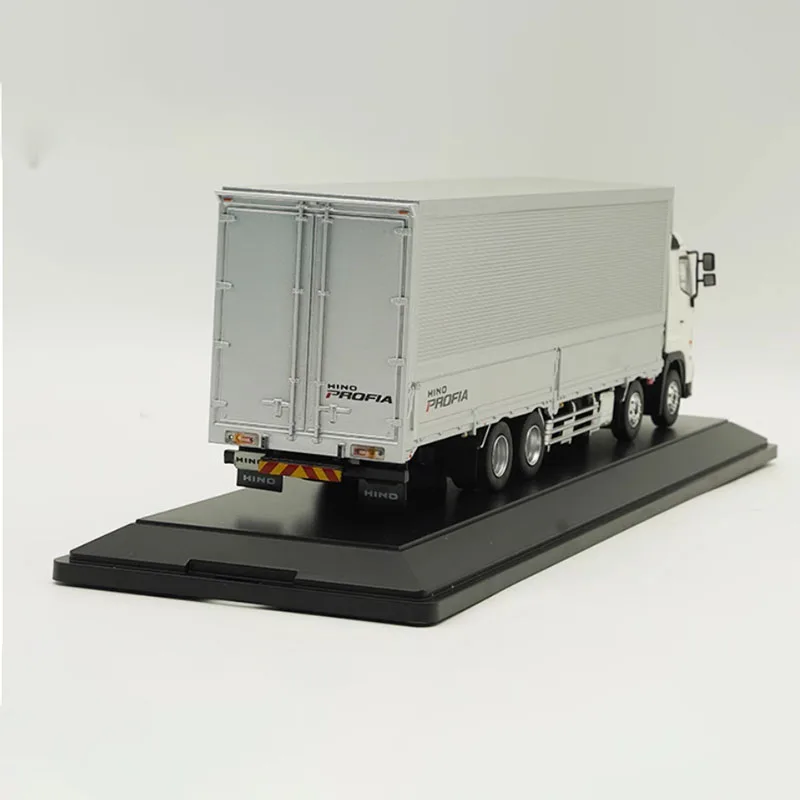 HINO Box Van Diecast Model 1:43 Scale 3 HINO Box Van Diecast Model 1:43 Scale - Image 3