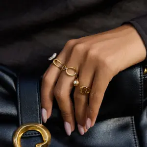 Sd720a157c376484791f6898886697bb4d