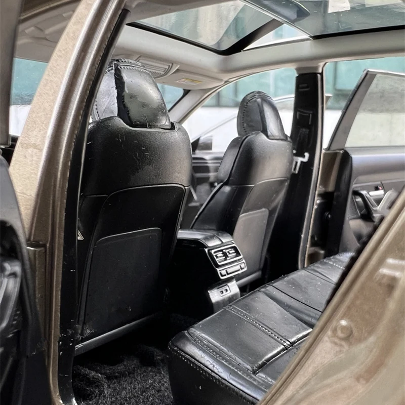 Mazda CX-50 1:18 Scale Diecast Model 5 Mazda CX-50 1:18 Scale Diecast Model - Image 5