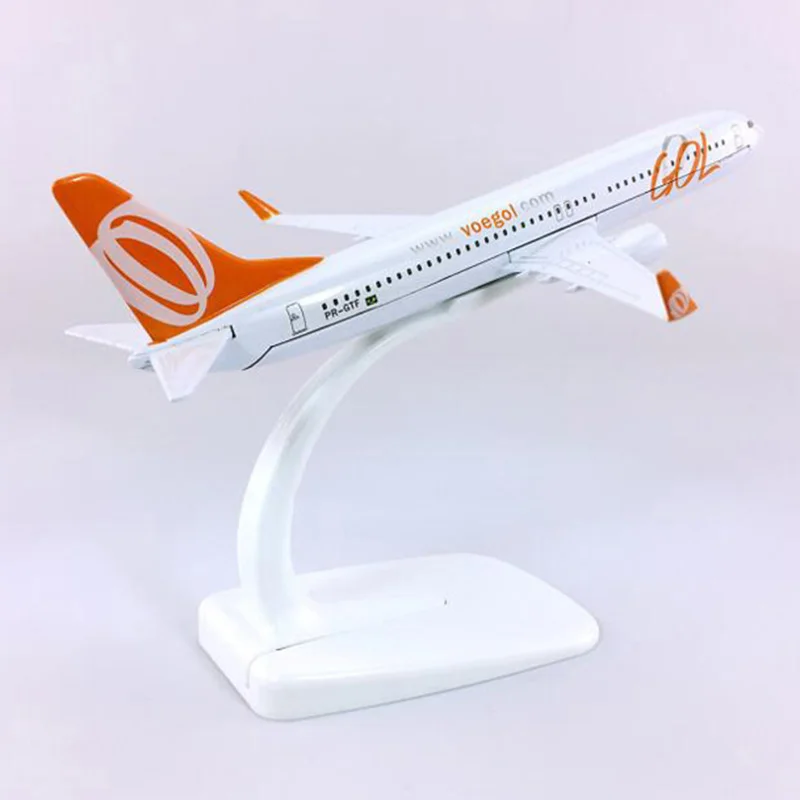 GOL Airlines B737-800 1:400 Scale Diecast Model 5 GOL Airlines B737-800 1:400 Scale Diecast Model - Image 5