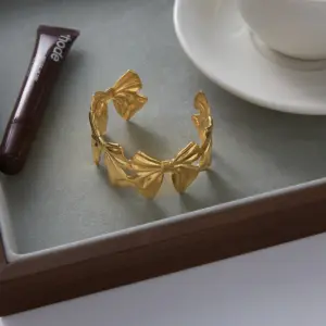 Sd82705e76c064295b5735ed0281c6475B