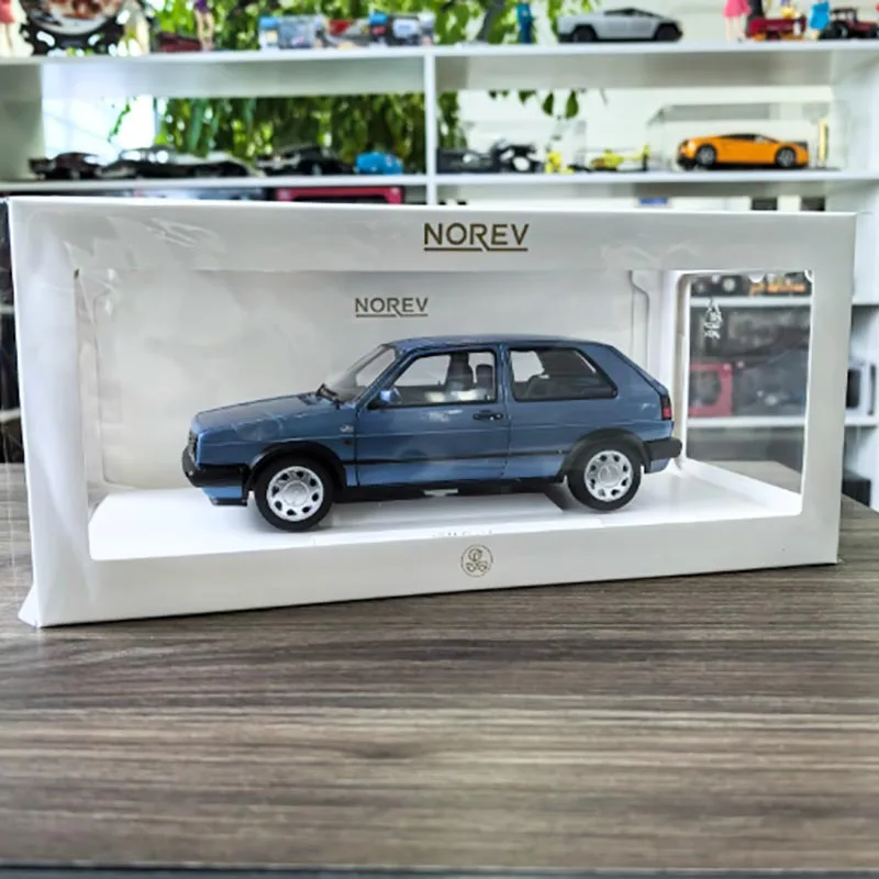 Volkswagen Golf 1:18 Diecast Model Blue 1 Volkswagen Golf 1:18 Diecast Model Blue
