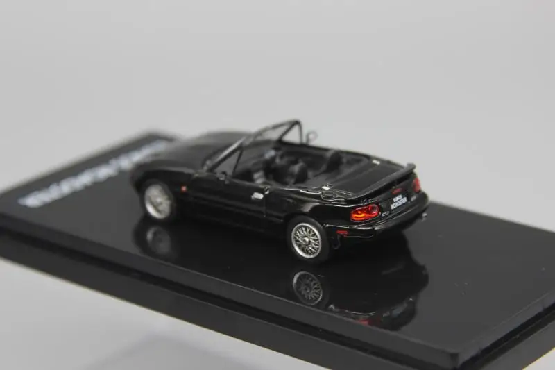 1:64 Scale Mazda Miata MX-5 Diecast Model 4 1:64 Scale Mazda Miata MX-5 Diecast Model - Image 4