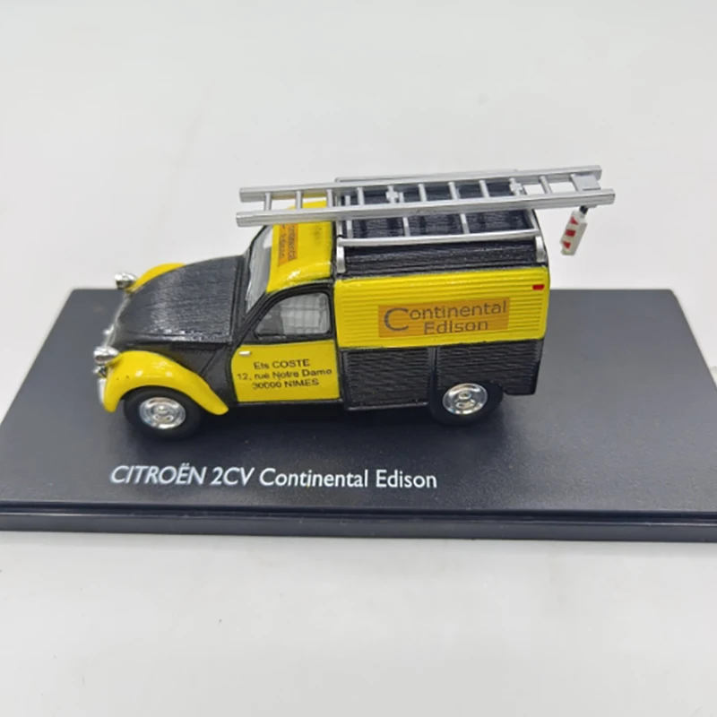 Vintage Citroen 2CV Diecast Model 1/43 Scale 2 Vintage Citroen 2CV Diecast Model 1/43 Scale - Image 2