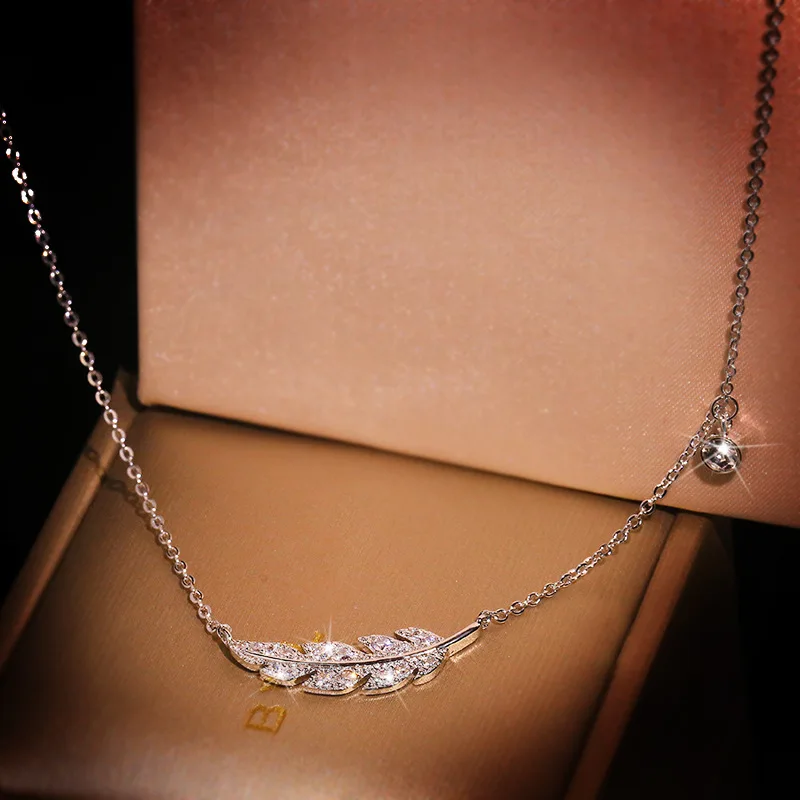Elegant Feather Pendant Necklace for Women 2 Elegant Feather Pendant Necklace for Women - Image 2