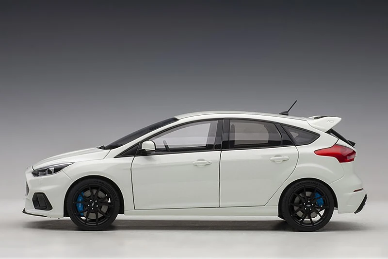 1:18 Scale Ford Focus RS 2016 Diecast Model 2 1:18 Scale Ford Focus RS 2016 Diecast Model - Image 2