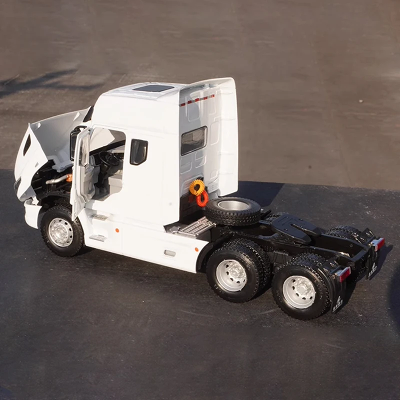 Liuqi Chenglong T7 1:24 Alloy Truck Model 5 Liuqi Chenglong T7 1:24 Alloy Truck Model - Image 5
