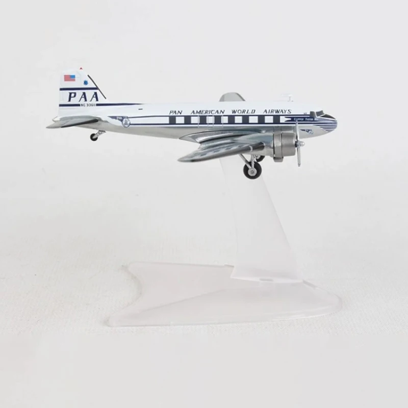 Diecast Douglas DC-3 Model 1:200 Scale 4 Diecast Douglas DC-3 Model 1:200 Scale - Image 4
