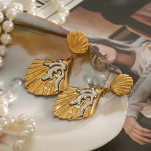 Sd9be9d8247994fd08cdbd79263fbfcb5e