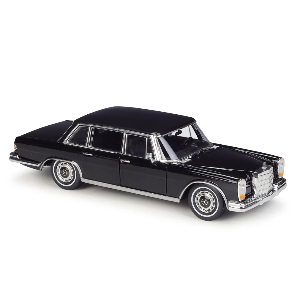 Mercedes Benz 1963 600 1:24 Scale Diecast Model 5 Mercedes Benz 1963 600 1:24 Scale Diecast Model - Image 5