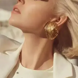 Vintage Gold-Plated Stainless Steel Stud Earrings 8 Sda8e347df9e94be38c7d9a31adcca430X