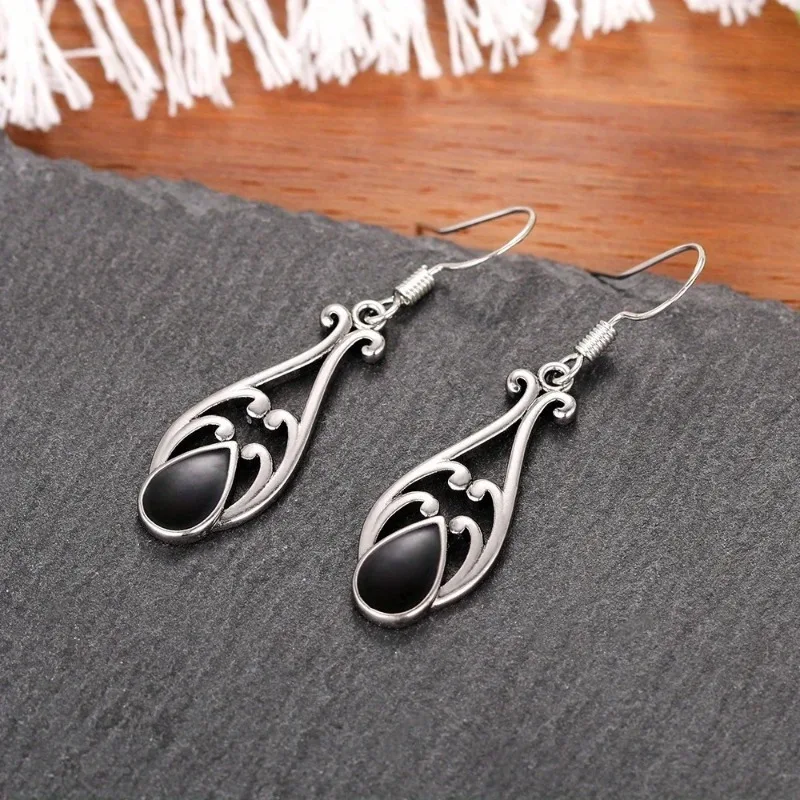 Vintage Oval Black Stone Earrings 2 Vintage Oval Black Stone Earrings - Image 2