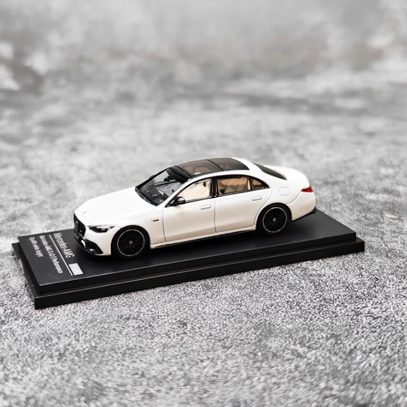 Mercedes-Benz S 63 E Performance 2023 Diecast Model 5 Mercedes-Benz S 63 E Performance 2023 Diecast Model - Image 5
