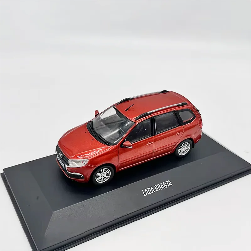 Red Diecast Lada GRANTA SUV Model 1/43 Scale 1 Red Diecast Lada GRANTA SUV Model 1/43 Scale