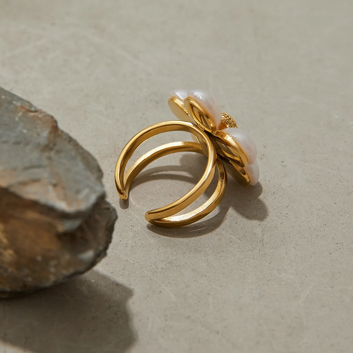 Floral Pearl Ring in Stainless Steel 4 Floral Pearl Ring in Stainless Steel - Image 4