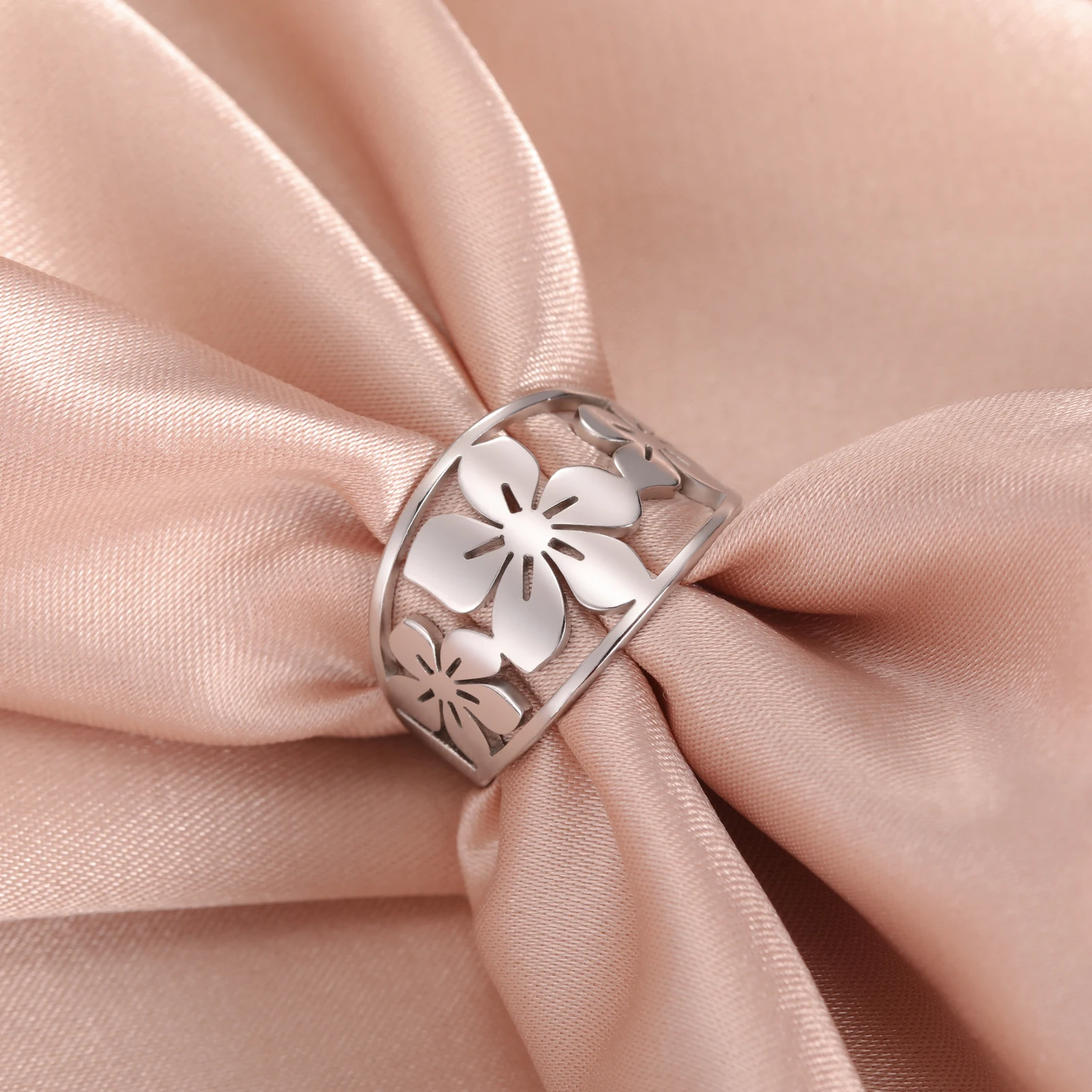 Stainless Steel Women's Floral Ring with Openwork Design 6 Stainless Steel Women's Floral Ring with Openwork Design - Image 6