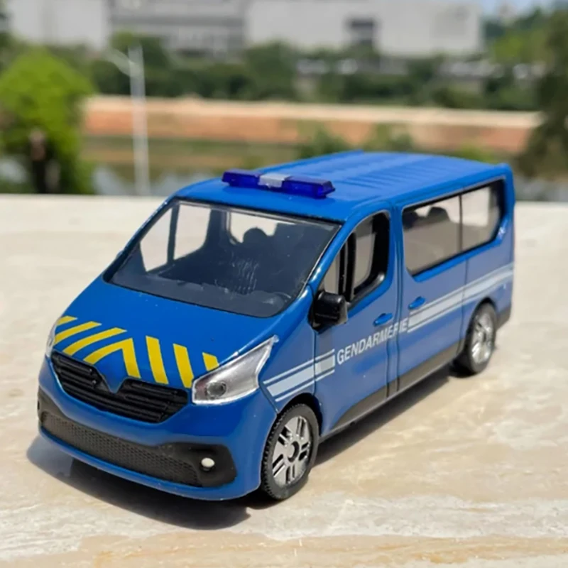 1/43 Scale Diecast Ambulance Model by WELLY 5 1/43 Scale Diecast Ambulance Model by WELLY - Image 5