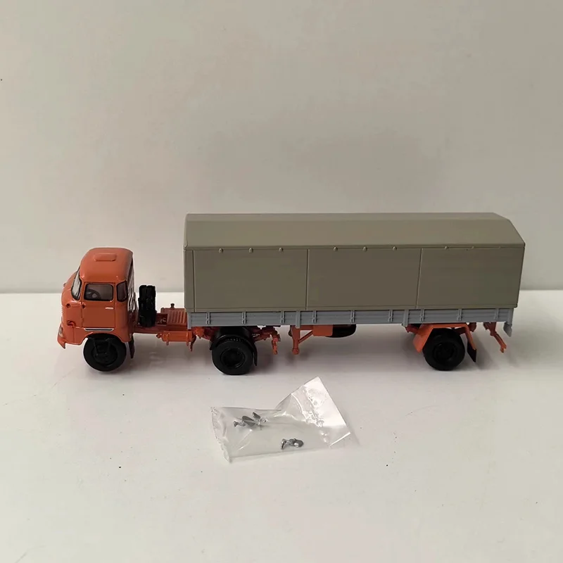 1:87 Scale IFA W50 Truck Diecast Model 2 1:87 Scale IFA W50 Truck Diecast Model - Image 2