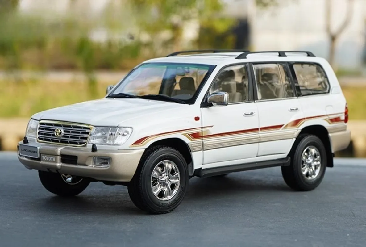 Diecast 1/18 FAW-Toyota Land Cruiser LC100 Model 2 Diecast 1/18 FAW-Toyota Land Cruiser LC100 Model - Image 2