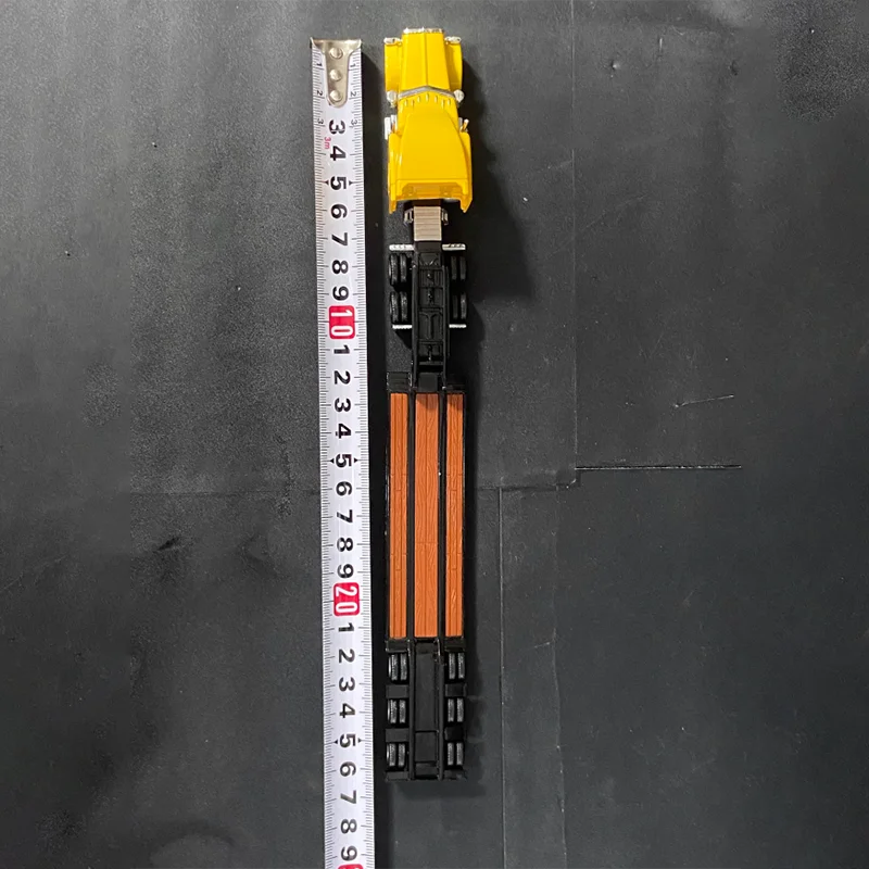 1:87 Peterbilt 389 Diecast Model in Vivid Colors 5 1:87 Peterbilt 389 Diecast Model in Vivid Colors - Image 5