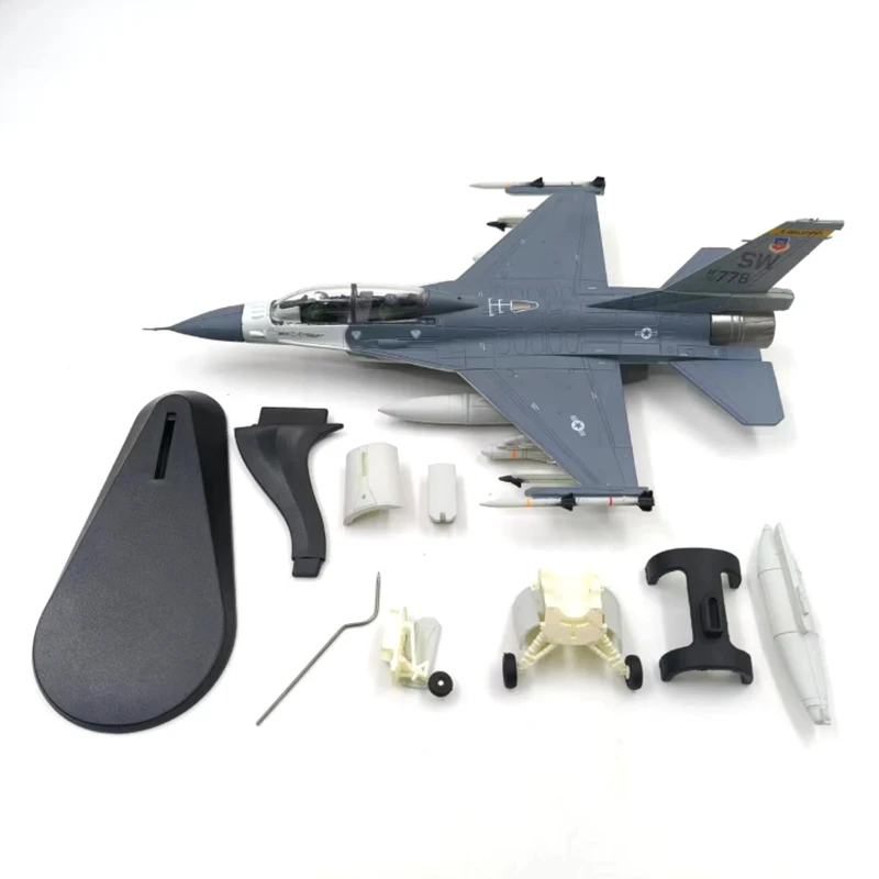 Detailed 1:72 Scale F-16D Diecast Fighter Jet Model 5 Detailed 1:72 Scale F-16D Diecast Fighter Jet Model - Image 5
