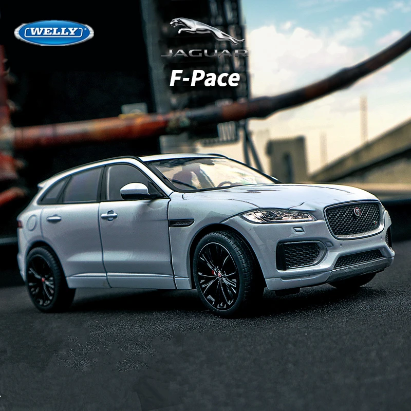 Gold Jaguar F-Pace 1:24 Scale Diecast Model 3 Gold Jaguar F-Pace 1:24 Scale Diecast Model - Image 3