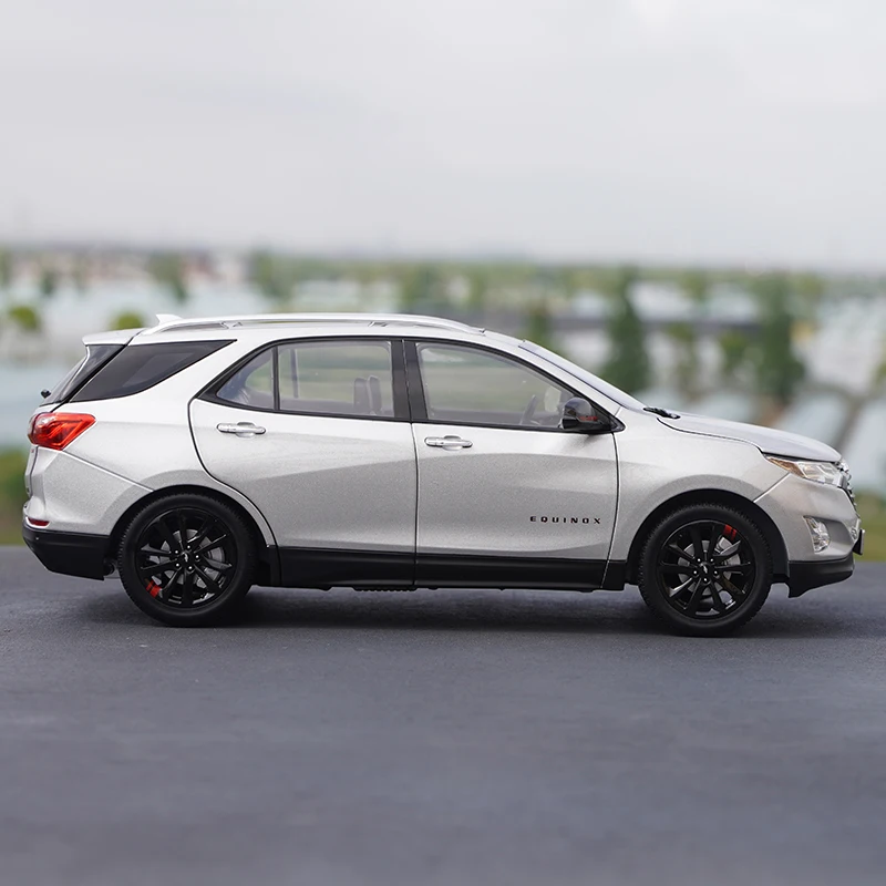 Chevrolet Equinox Redline 1:18 Diecast Model 3 Chevrolet Equinox Redline 1:18 Diecast Model - Image 3