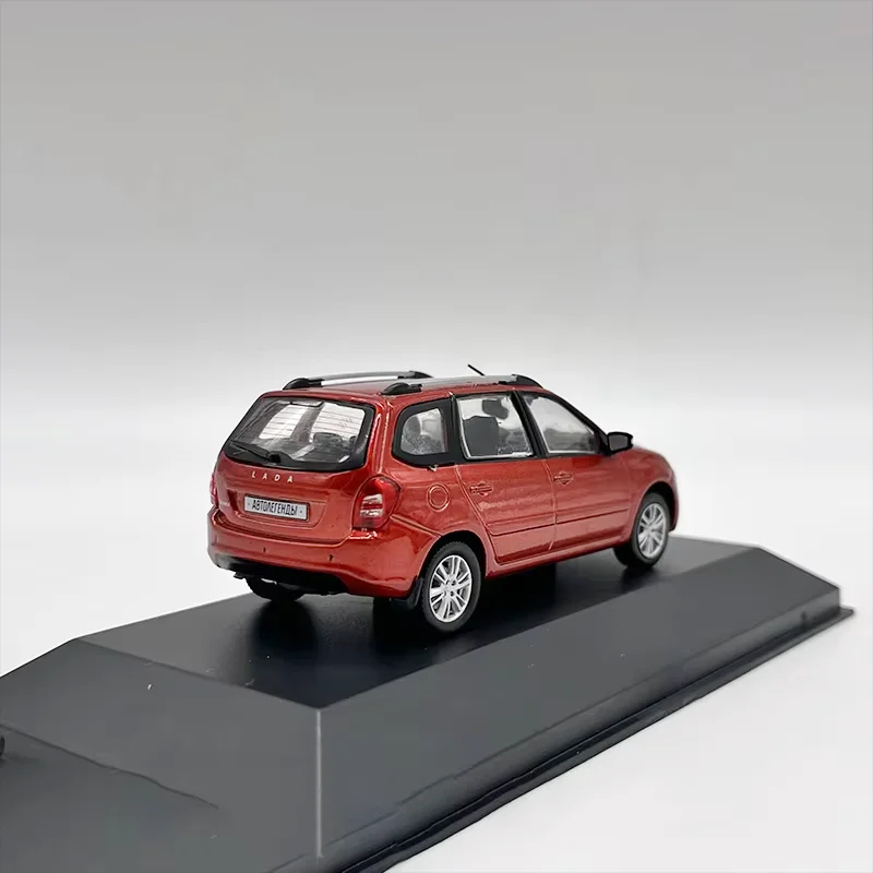 Red Diecast Lada GRANTA SUV Model 1/43 Scale 2 Red Diecast Lada GRANTA SUV Model 1/43 Scale - Image 2