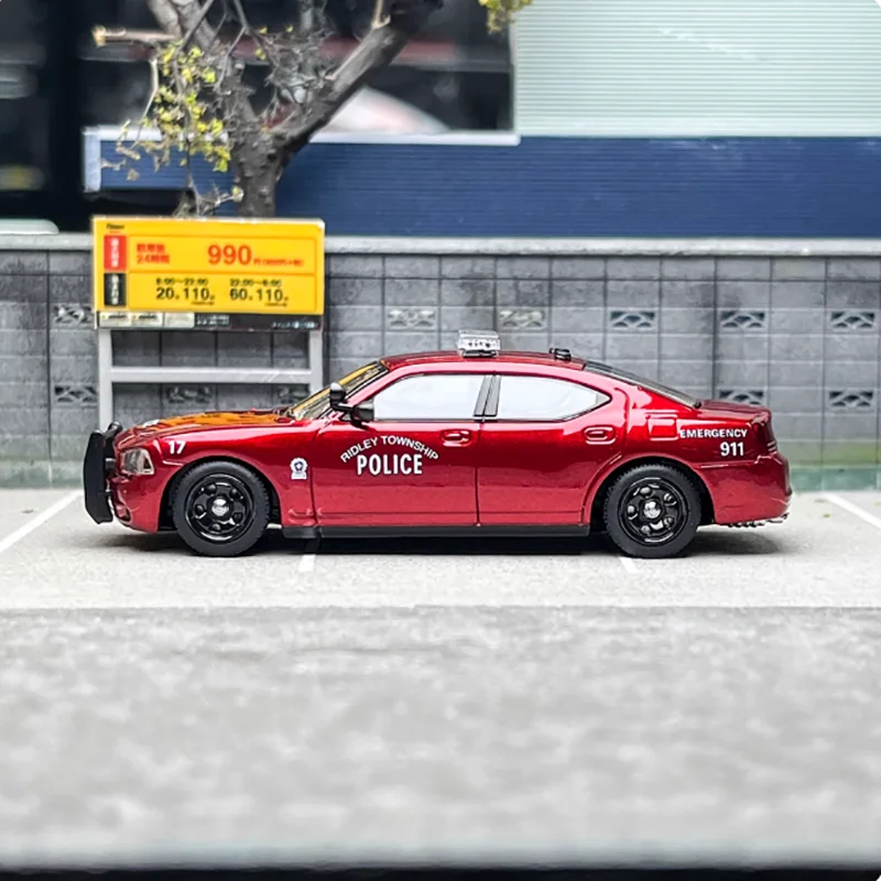 1/64 Scale Police Alloy Car Model 1 1/64 Scale Police Alloy Car Model