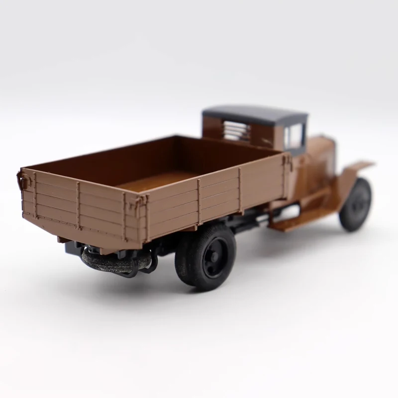 Vintage 1/43 Scale Cargo Truck Diecast Model 5 Vintage 1/43 Scale Cargo Truck Diecast Model - Image 5