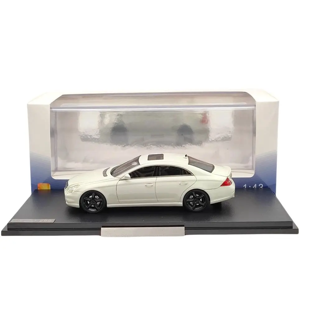 Mercedes-Benz CLS63 C219 1:43 Scale Diecast Model 6 Mercedes-Benz CLS63 C219 1:43 Scale Diecast Model - Image 6