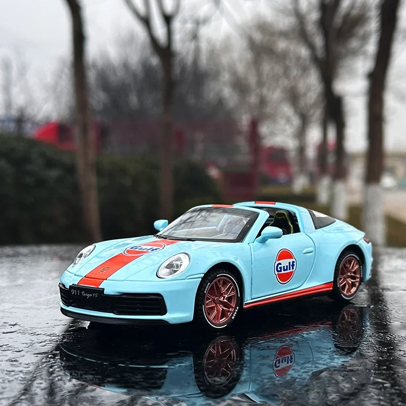 Porsche 911 Targa 4S Diecast Model Car 1:32 Scale 3 Porsche 911 Targa 4S Diecast Model Car 1:32 Scale - Image 3