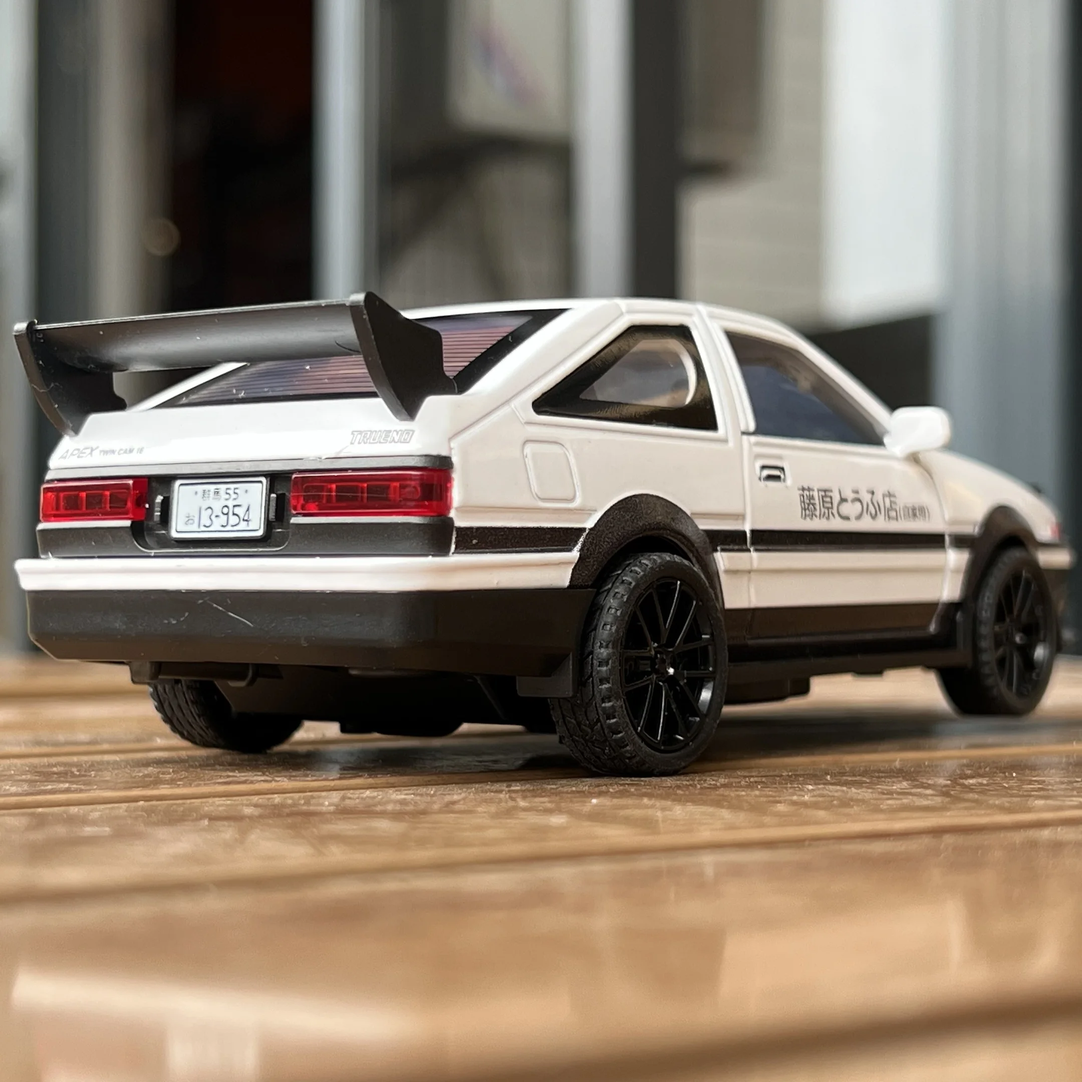 Toyota AE86 1:32 Diecast Model Collectible 3 Toyota AE86 1:32 Diecast Model Collectible - Image 3