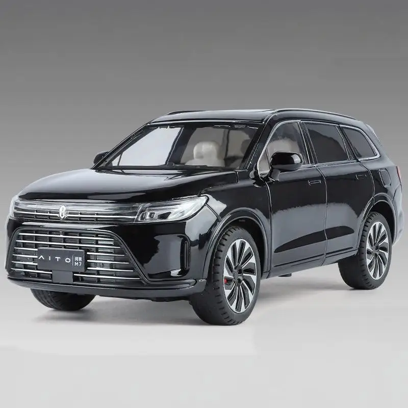 Silver 1:24 Scale Diecast SUV Model Car 7 Silver 1:24 Scale Diecast SUV Model Car - Image 7