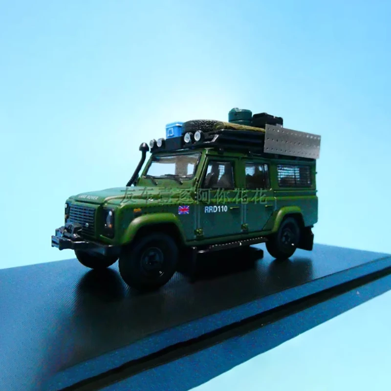 Land Rover Defender 110 Diecast Model 1/64 7 Land Rover Defender 110 Diecast Model 1/64 - Image 7