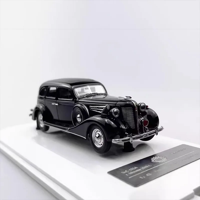 Vintage 1:43 ZIS-101A Car Model 4 Vintage 1:43 ZIS-101A Car Model - Image 4