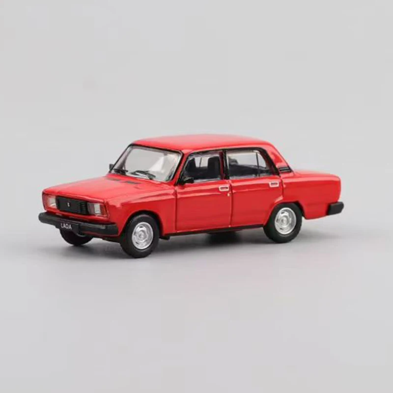 Vintage LADA 2105 Sedan Diecast Model in 1:64 Scale 5 Vintage LADA 2105 Sedan Diecast Model in 1:64 Scale - Image 5