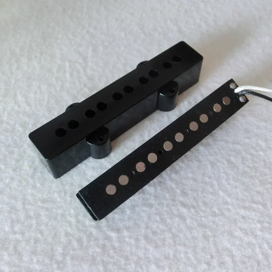 Vintage 60s 5-String Jazz Bass Pickup 4 Vintage 60s 5-String Jazz Bass Pickup - Image 4