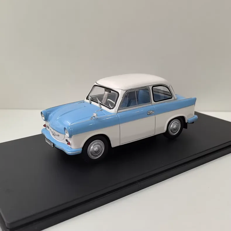 Vintage Trabant P50 Model 1:24 Scale Collectible 6 Vintage Trabant P50 Model 1:24 Scale Collectible - Image 6