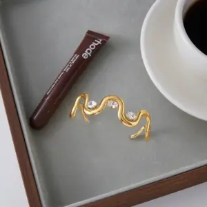 Sdee8ccbe93a64d9cadd5d89f48559930e