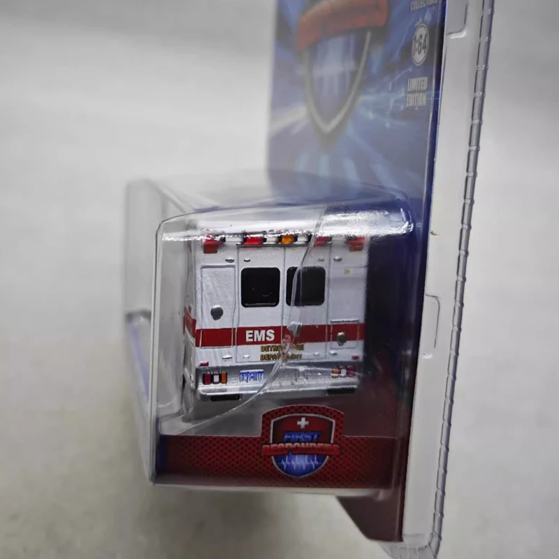 1995 Ford F-350 Ambulance Diecast Model 4 1995 Ford F-350 Ambulance Diecast Model - Image 4