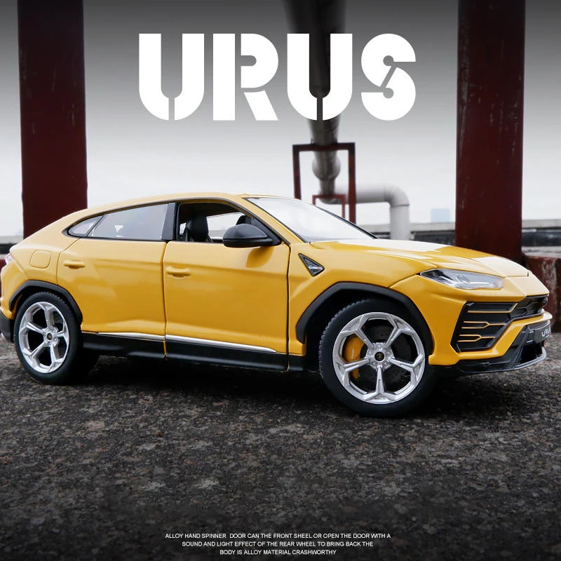 Green Lamborghini URUS 1:24 Diecast Model 5 Green Lamborghini URUS 1:24 Diecast Model - Image 5