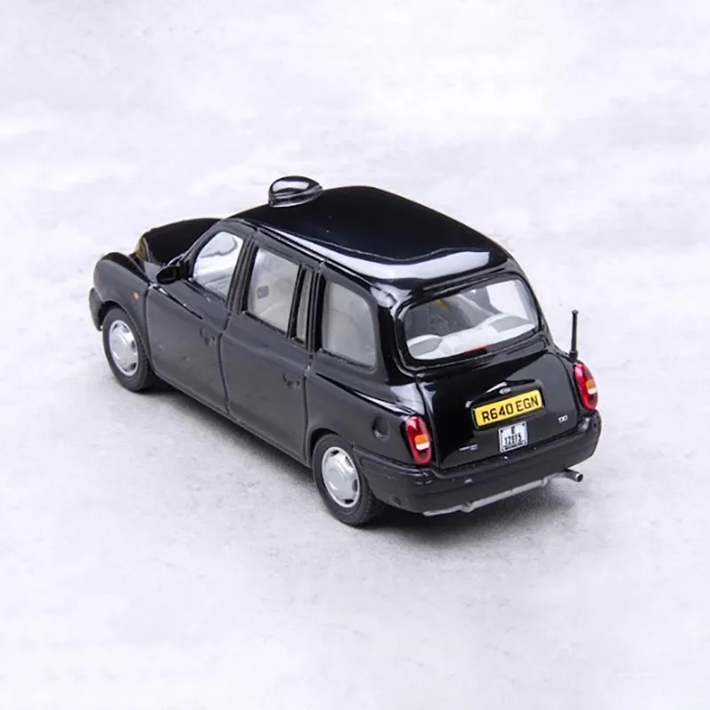 London Taxi TX1 1/43 Scale Model Display 4 London Taxi TX1 1/43 Scale Model Display - Image 4